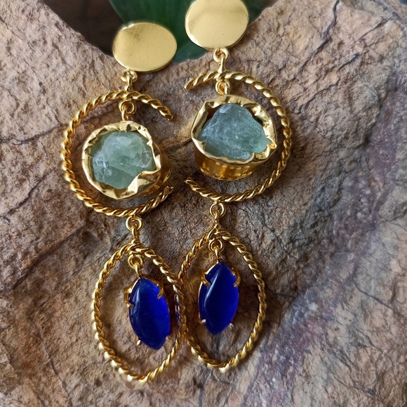Handmade gold platted stone studded long drop earrings - Picture 9 of 10